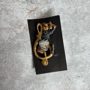 Boyds Bears Gold and Black Musical Brooch